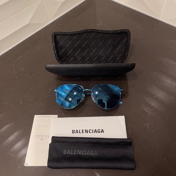 BALENCIAGA LOGO sunglasses in blue - Picture 2 of 12